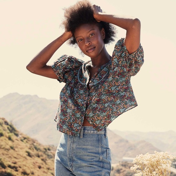 Doen Brenna Top Navy Ladybird Floral - Picture 3 of 10